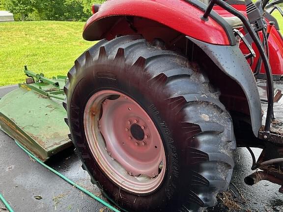 Image of Case IH Farmall 70 equipment image 4