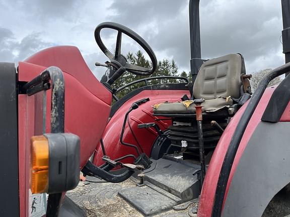 Image of Case IH Farmall 95 equipment image 4