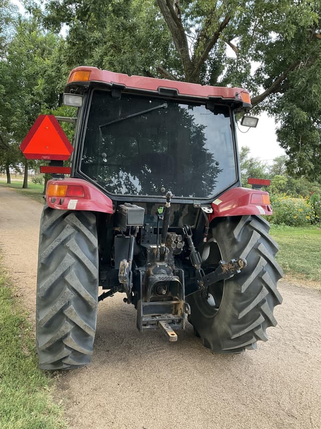 Image of Case IH Farmall 95U equipment image 1
