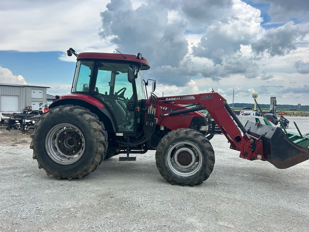 Image of Case IH Farmall 95U Image 1