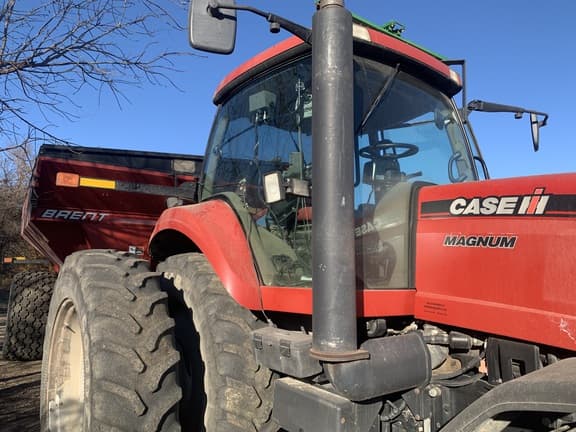 Image of Case IH Magnum 210 equipment image 3
