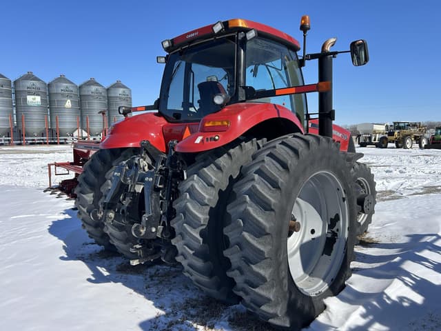 Image of Case IH Magnum 215 equipment image 2