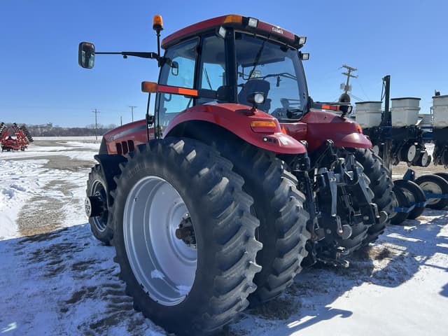 Image of Case IH Magnum 215 equipment image 1