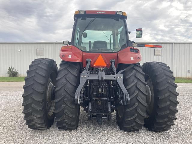 Image of Case IH Magnum 215 equipment image 3