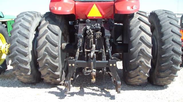 Image of Case IH Magnum 215 equipment image 2