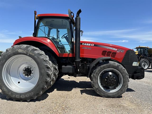 Image of Case IH Magnum 225 equipment image 3