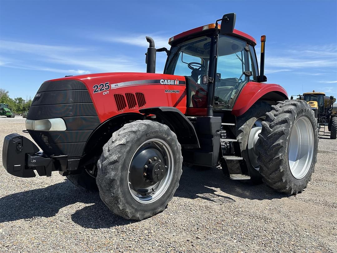 Image of Case IH Magnum 225 Primary image