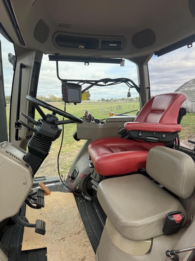 Image of Case IH Magnum 245 equipment image 3