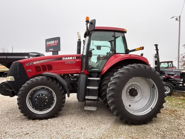 Image of Case IH Magnum 245 equipment image 4