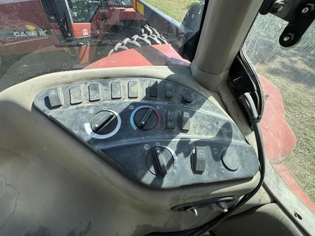 Image of Case IH Magnum 245 equipment image 2