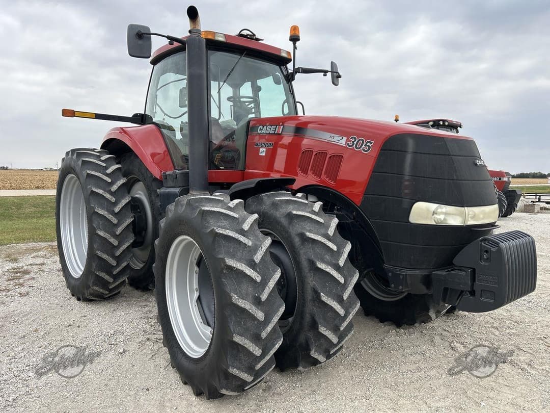 Image of Case IH Magnum 305 Primary image