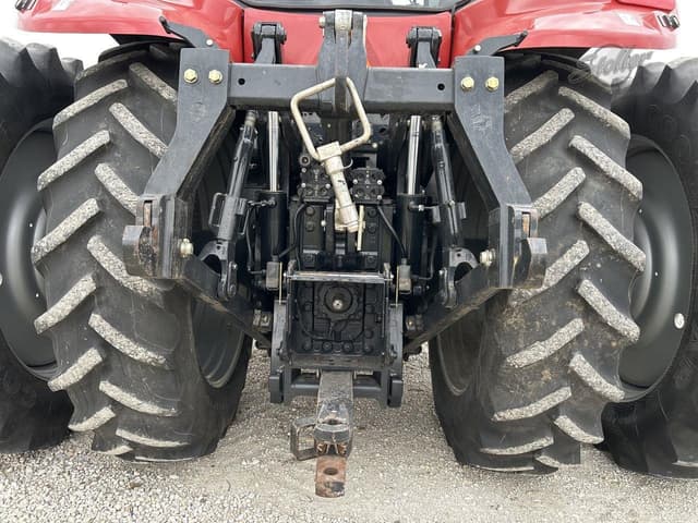 Image of Case IH Magnum 305 equipment image 4