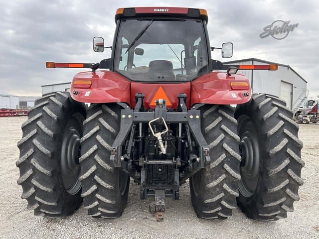 Image of Case IH Magnum 305 equipment image 3