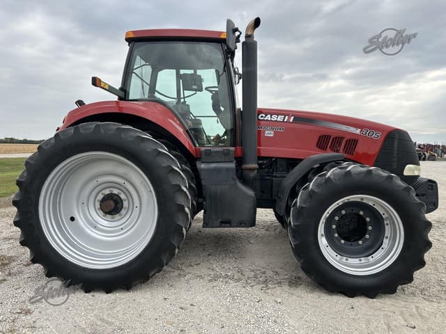 Image of Case IH Magnum 305 equipment image 1