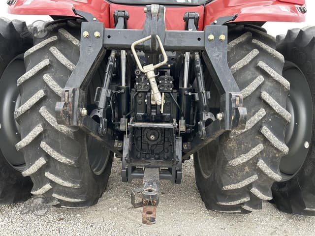 Image of Case IH Magnum 305 equipment image 4