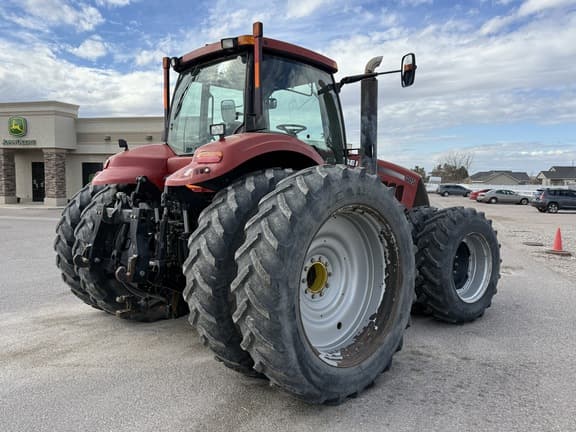 Image of Case IH Magnum 305 equipment image 4