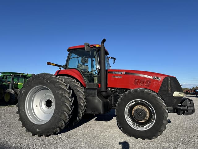 Image of Case IH Magnum 305 equipment image 3