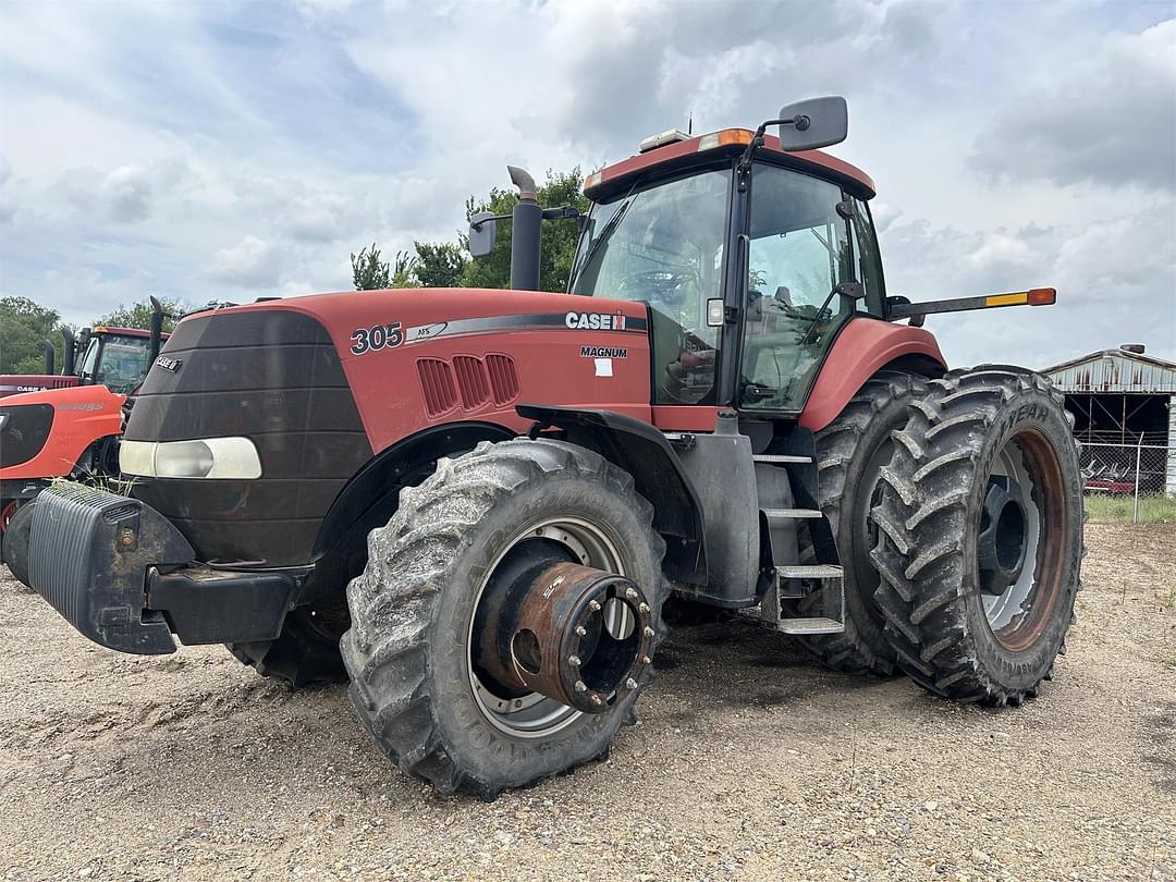 Image of Case IH Magnum 305 Primary image