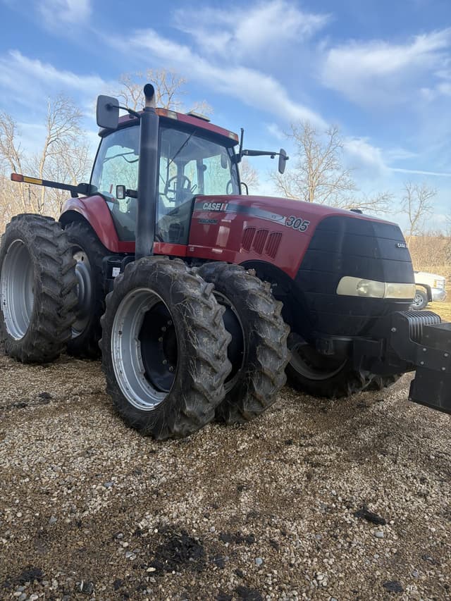 Image of Case IH Magnum 305 equipment image 4