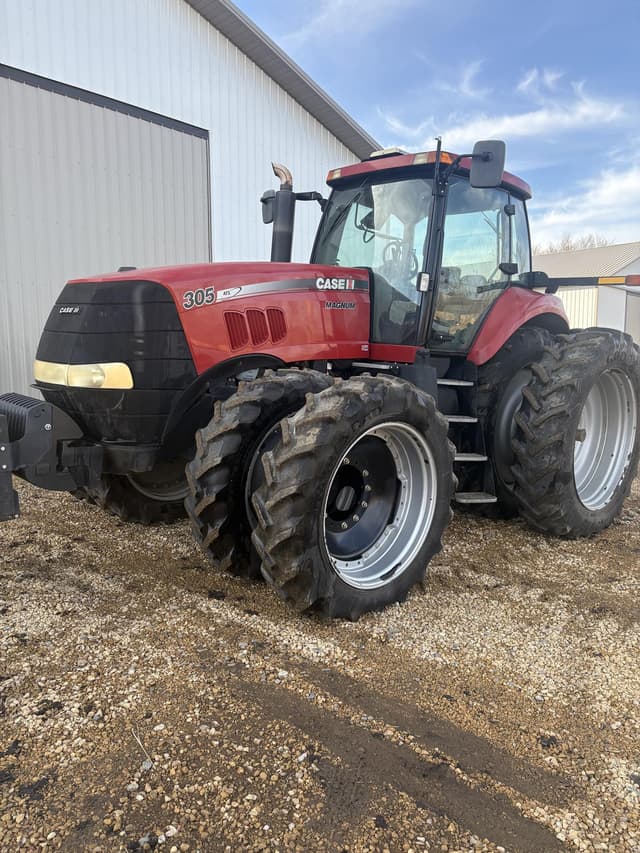 Image of Case IH Magnum 305 equipment image 1