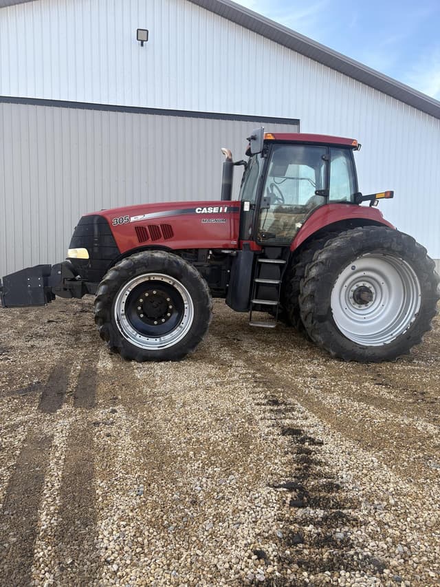 Image of Case IH Magnum 305 equipment image 3