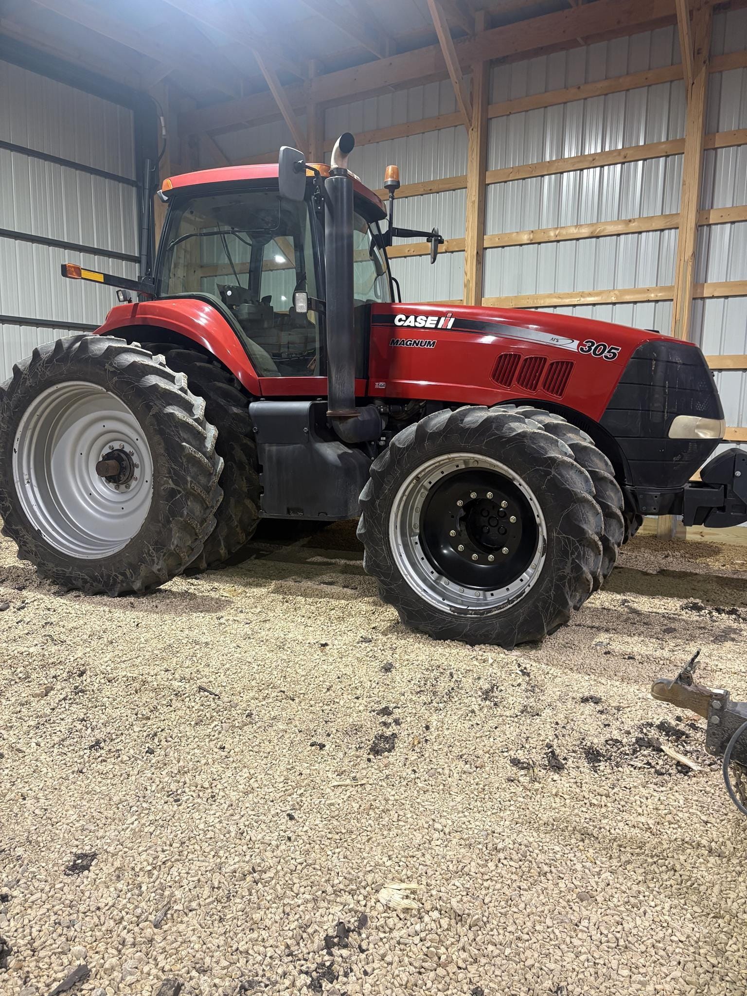 2010 Case IH Magnum 305 Equipment Image0