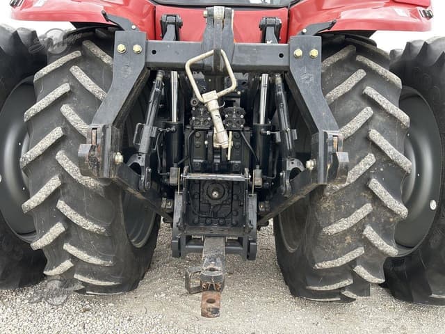 Image of Case IH Magnum 305 equipment image 4