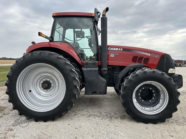 Image of Case IH Magnum 305 equipment image 1