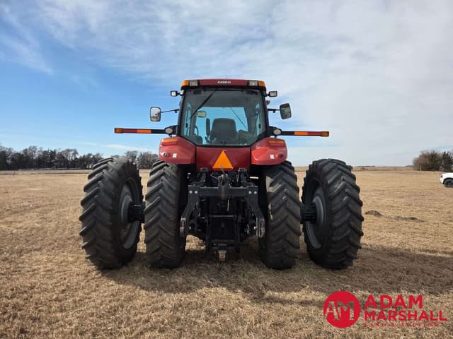 Image of Case IH Magnum 305 equipment image 4