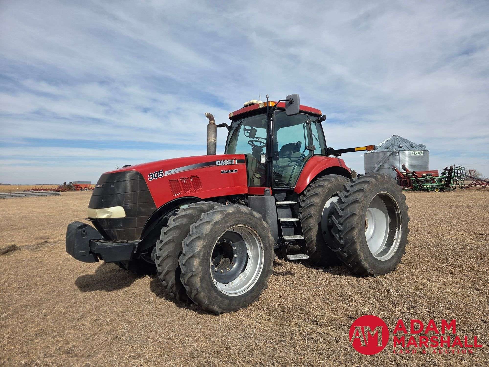2010 Case IH Magnum 305 Equipment Image0