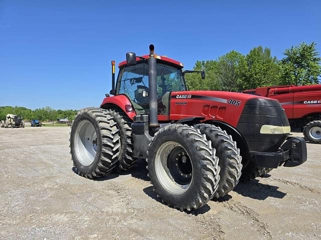 Image of Case IH Magnum 305 equipment image 2