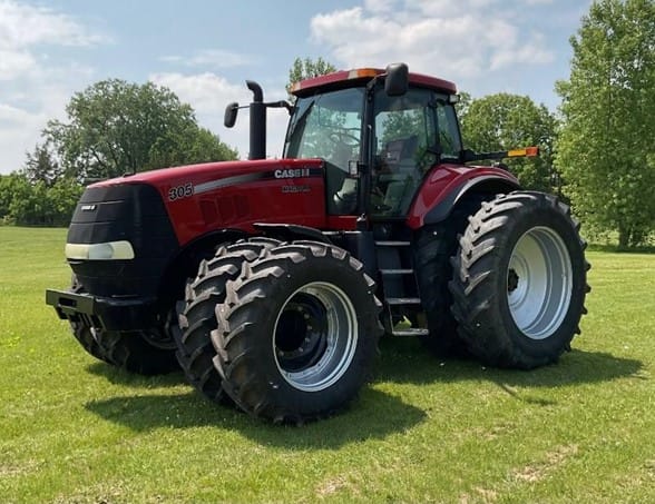 2010 Case IH Magnum 305 Equipment Image0