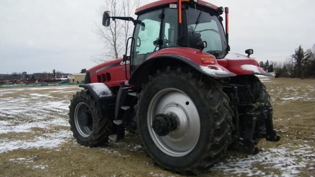 Image of Case IH Magnum 305 equipment image 2