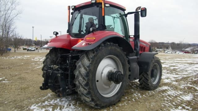 Image of Case IH Magnum 305 equipment image 4