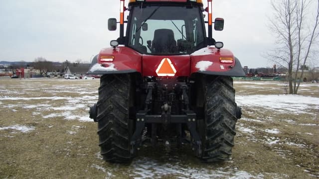Image of Case IH Magnum 305 equipment image 3