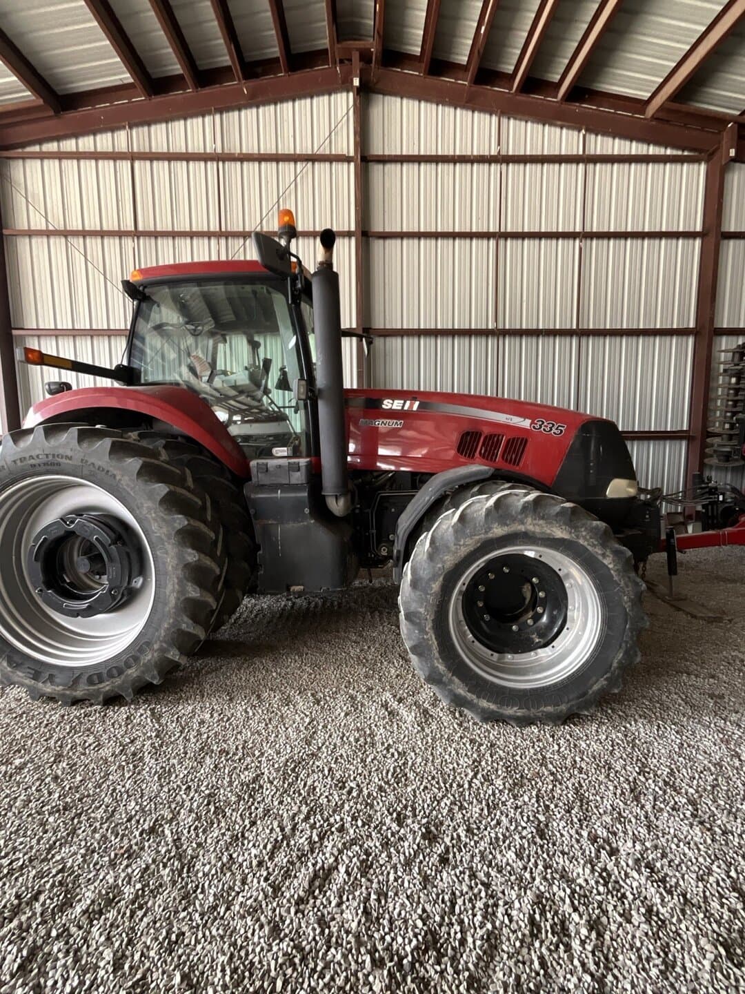 Image of Case IH Magnum 335 Image 1
