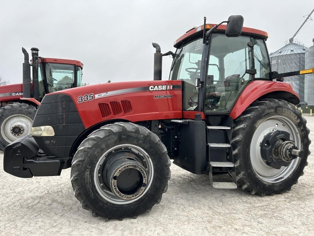 2010 Case IH Magnum 335 Equipment Image0