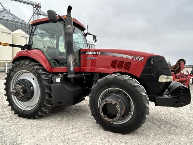 Image of Case IH Magnum 335 equipment image 1