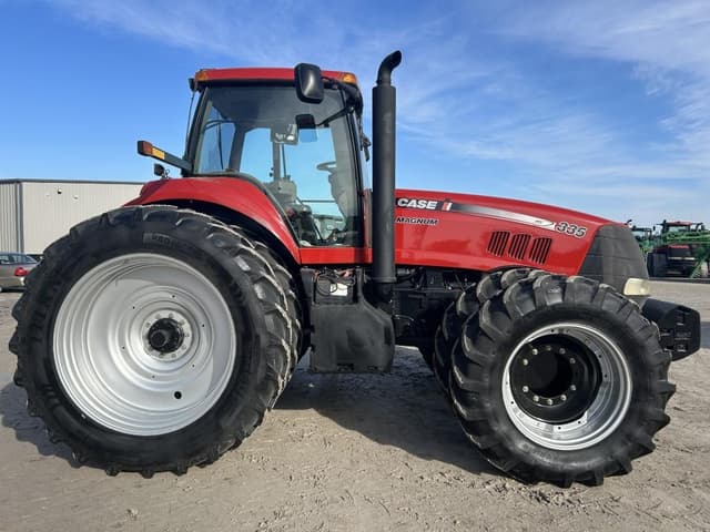 Image of Case IH Magnum 335 equipment image 3