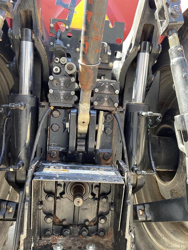 Image of Case IH Magnum 335 equipment image 2