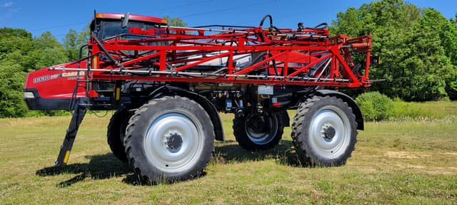 Image of Case IH 3330 Patriot equipment image 4