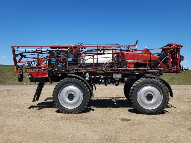 Image of Case IH 3330 Patriot equipment image 1