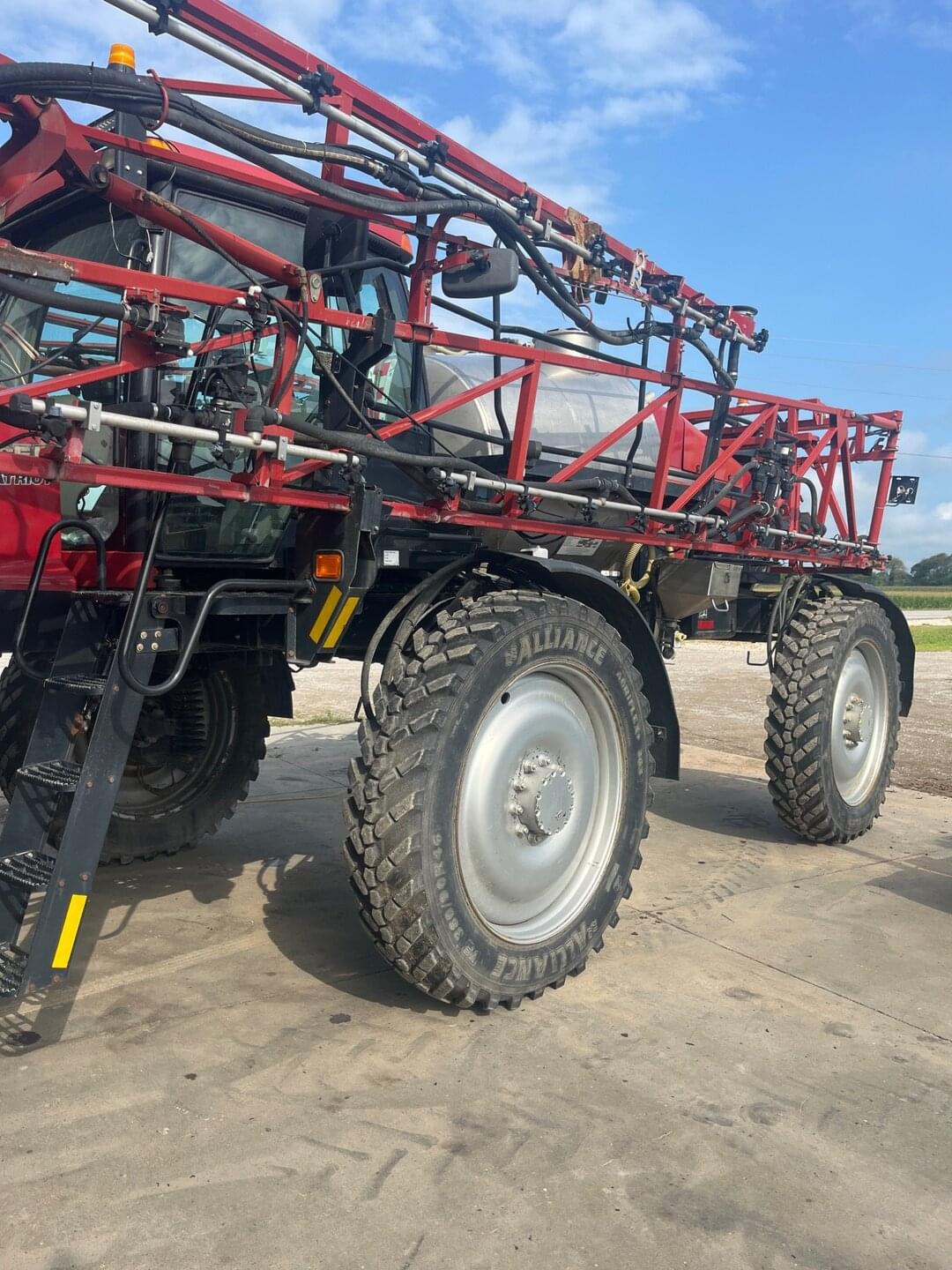 Image of Case IH 3330 Patriot Primary image