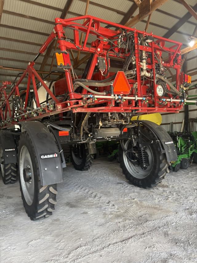 Image of Case IH 3330 Patriot equipment image 2