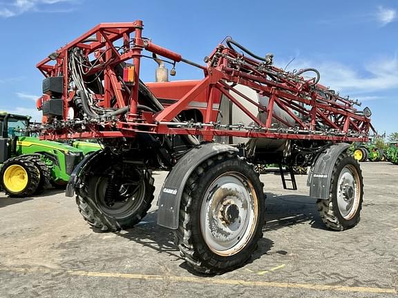 Image of Case IH 3330 Patriot equipment image 4