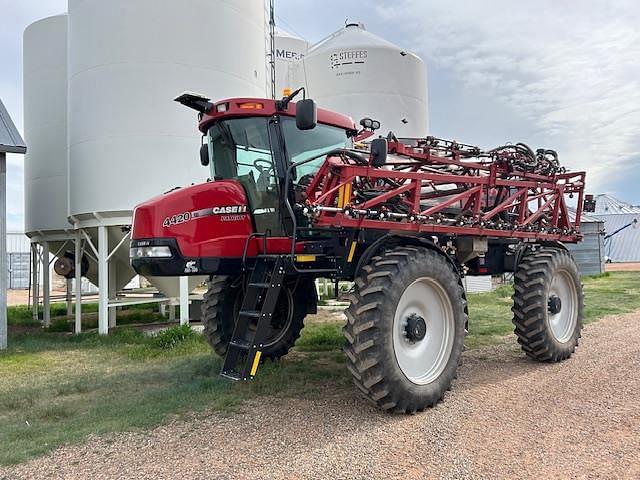 Image of Case IH Patriot 4420 equipment image 4