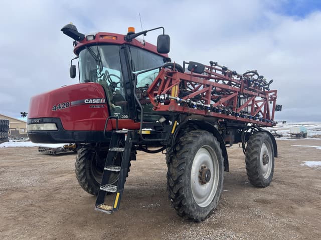 Image of Case IH Patriot 4420 equipment image 1