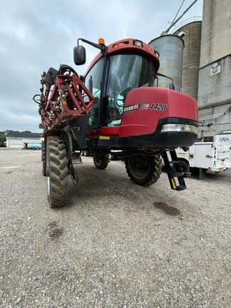 Main image Case IH Patriot 4420