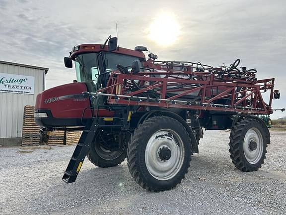 Image of Case IH Patriot 4420 equipment image 1