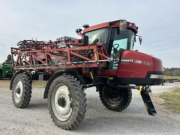 Image of Case IH Patriot 4420 equipment image 3